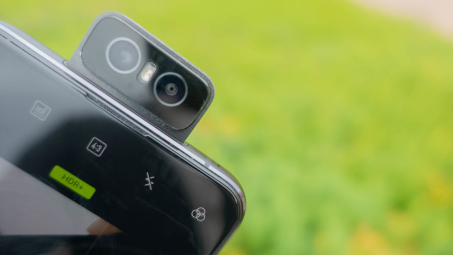 ZenFone 6のフリップカメラ
