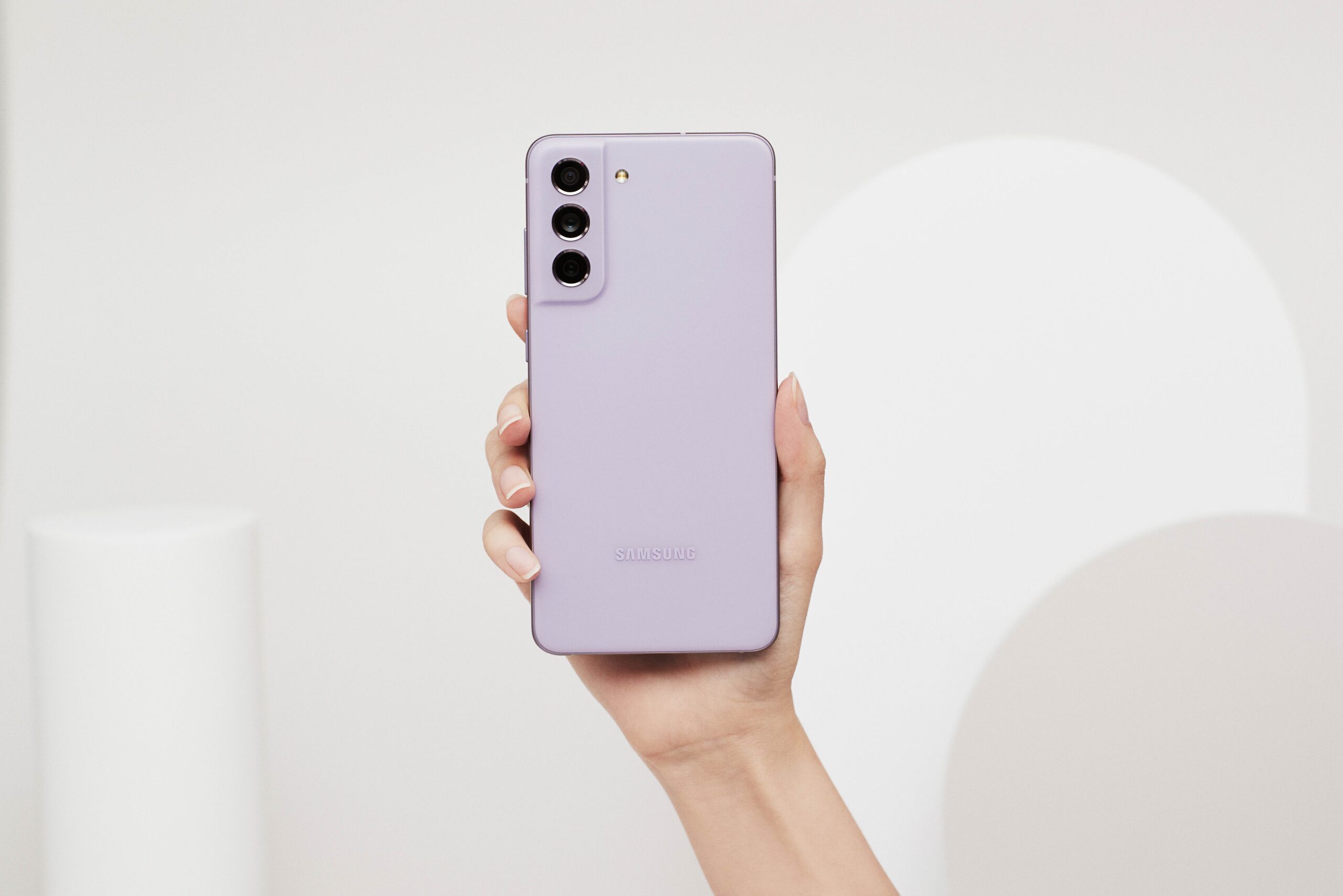 冬季北京オリンピック記念版 Galaxy Z Flip3 が中国で発売 ホワイトを基調とした限定仕様 プラスガジェット
