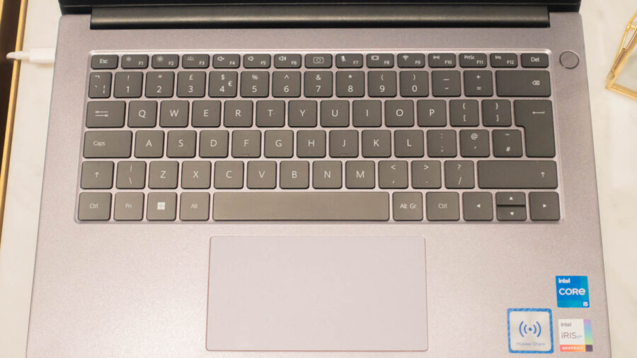 MateBook D 14 2022のキーボード